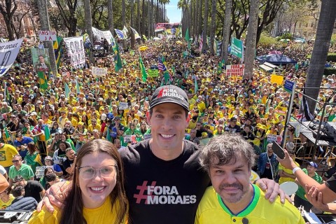 BRASIL PERSONAS EN PROTESTAS